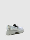 Loafers com Apliques Metálicos em Prateado